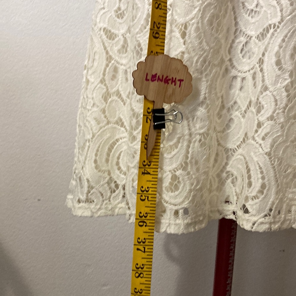 APT. 9 Size 10 A-line off white lace sleeveless 100% nylon dress with lining. - Picture 2 of 7